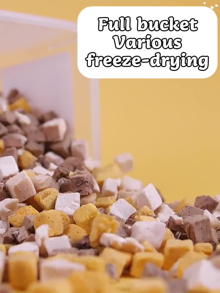 Triple Freeze-Dried Dog Treats, 150g Chicken, Beef Liver and Egg Yolk Snack Mix for Small and Medium Dogs, Supervised Training Rewards