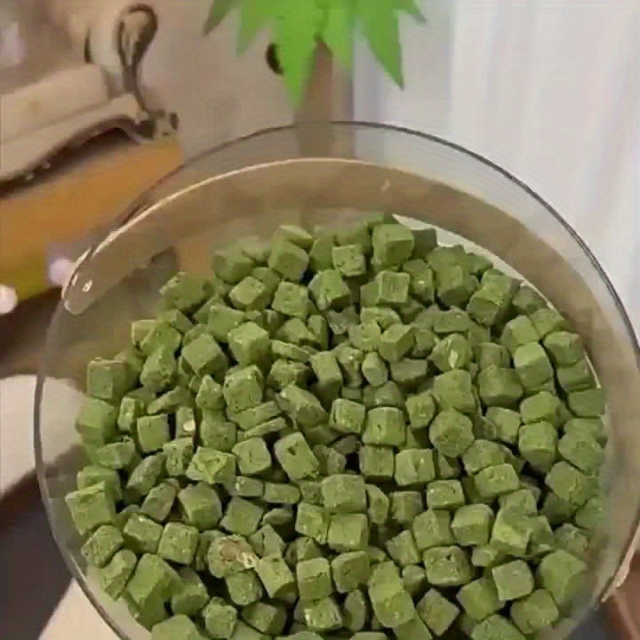 Cat Grass Pellets 150g / 5.29 oz, Freeze-Dried Crunchy Cat Treats for Supervised Snack Time, Everyday Rewards and Cat Owner Gift Baskets