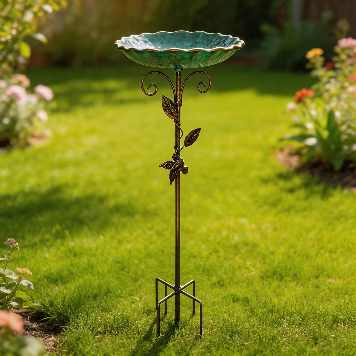 Metal Bird Bath with Bird and Leaf Decoration, 30-Inch Tall Outdoor Garden Water Basin for Yard and Patio Decor, Easy Installation and Cleaning
