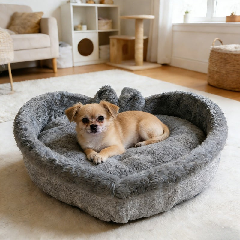 Heart-Shaped Dog Bed with Plush Fleece Lining, Medium Cozy Resting Bed for Puppies, Small Dogs and Cats up to 6.61 lb, No Assembly Required