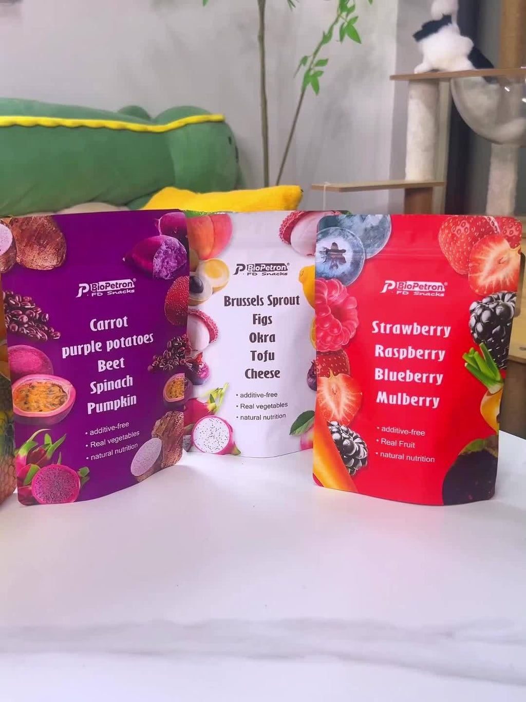 Freeze Dried Dog Treats with Fruit and Vegetable Options, Six Selectable Snack Styles for Supervised Training Rewards and Dog Food Toppers