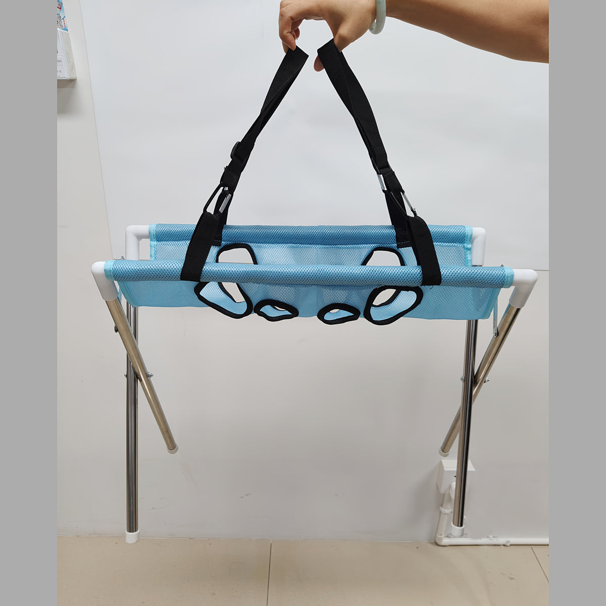 Pet Grooming Support Hammock with Fixing Brackets for Small and Medium Cats and Dogs, Nail Trimming, Bathing and Coat Care in Pink or Blue