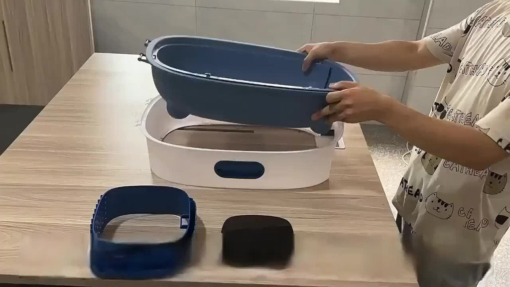 Cat Litter Box with Full Cover and Scoop, Spill-Reducing Enclosed Kitty Toilet in Gray or Blue for Indoor Potty Routines and Easy Daily Cleanup