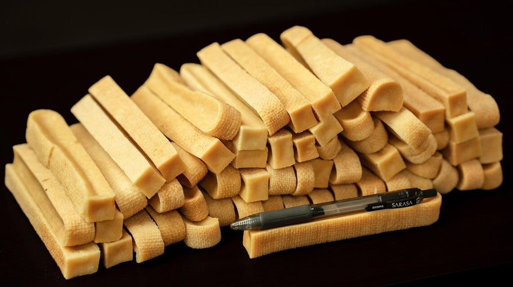 Large Yak Cheese Dog Chews, 4-Pack Himalayan Hard Chew Treats 5-7 Inches with Yak Milk and Cow Milk for Medium and Large Dogs