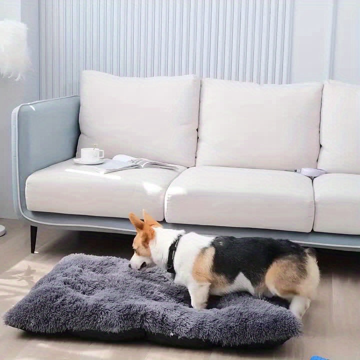 Long Plush Dog Bed Mat in Grey, Thickened Washable Pet Sleeping Cushion for Dogs and Cats, M XL and XXL Sizes for Cozy Indoor Rest