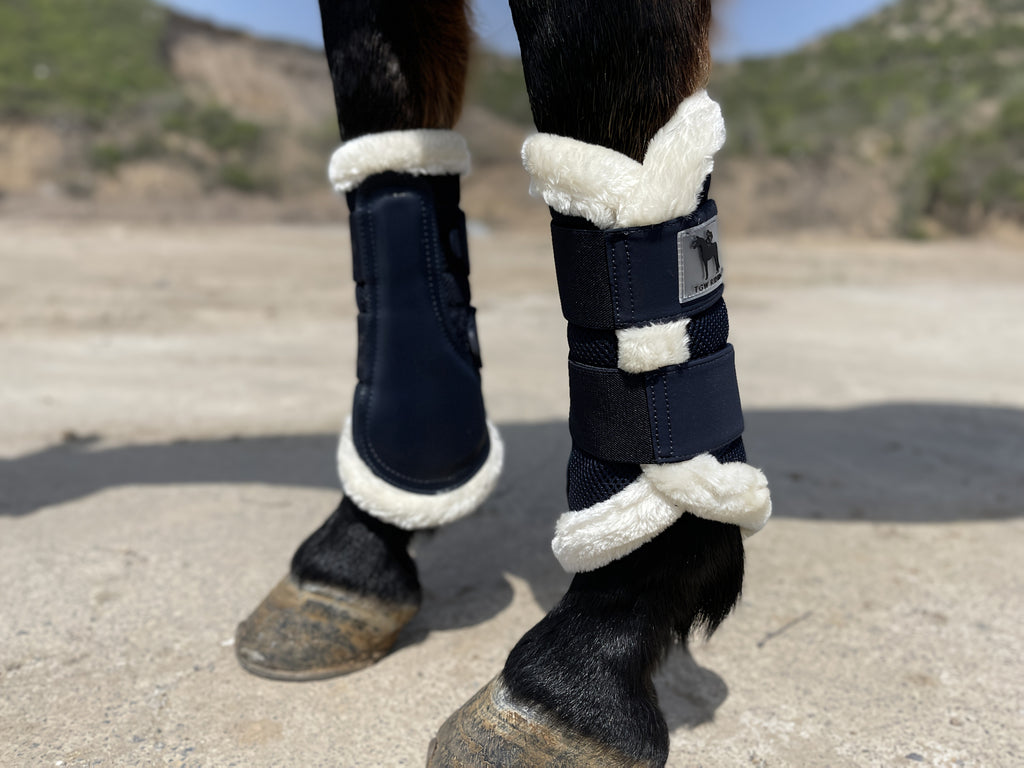 Horse Leg Wraps 1 Pair in Navy Blue, Breathable Mesh and Faux Leather Quick-Fit Equestrian Gear for Training and Jumping, S to XL Size Options