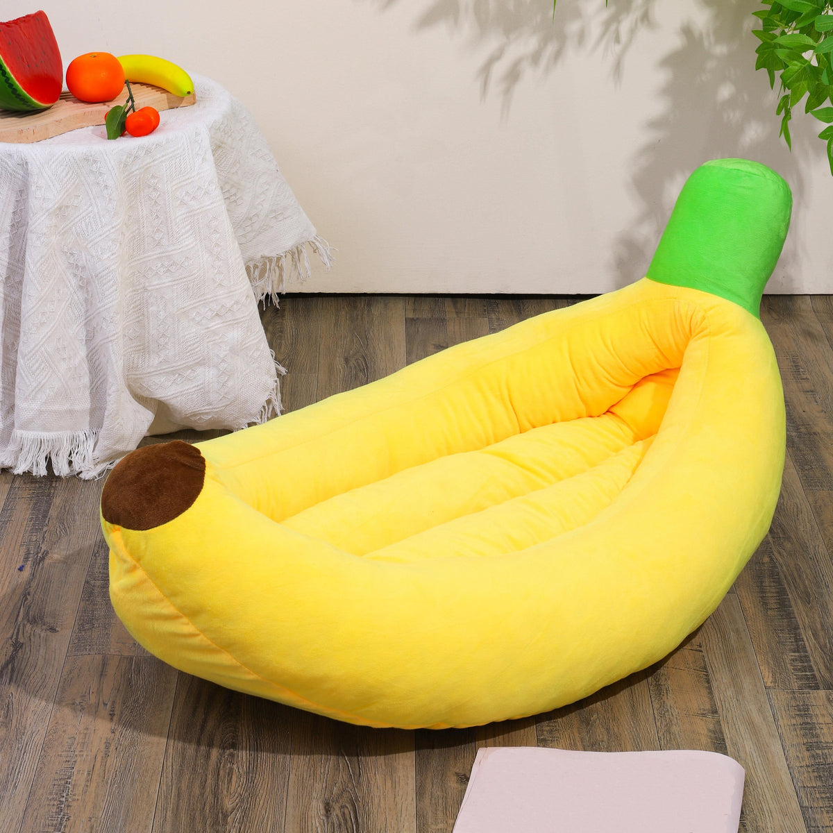 Banana Cat Bed in Yellow Plush, Fruit-Shaped Pet Nest with Raised Sides for Cats and Small to Medium Dogs, S L XL and 2XL Size Options